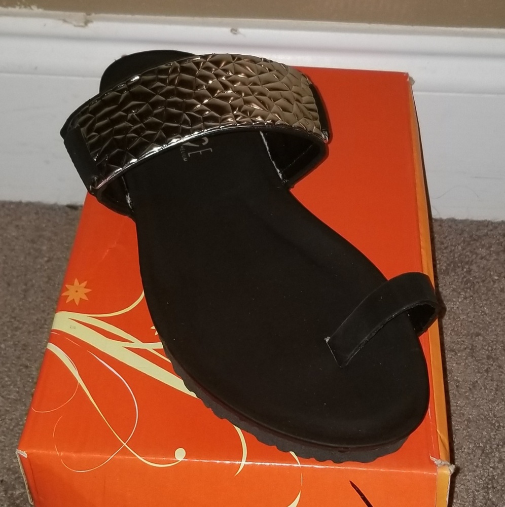 Sandals - Picture 2 of 3